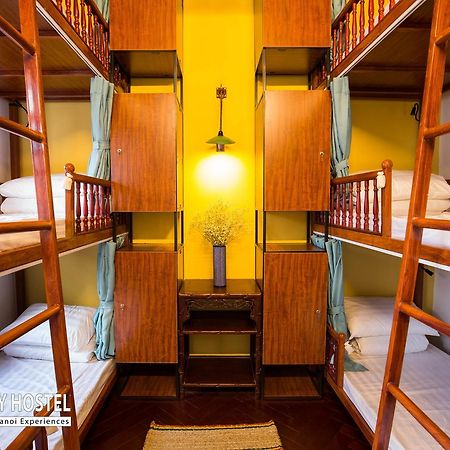 Halley Hostel Ханой Екстериор снимка