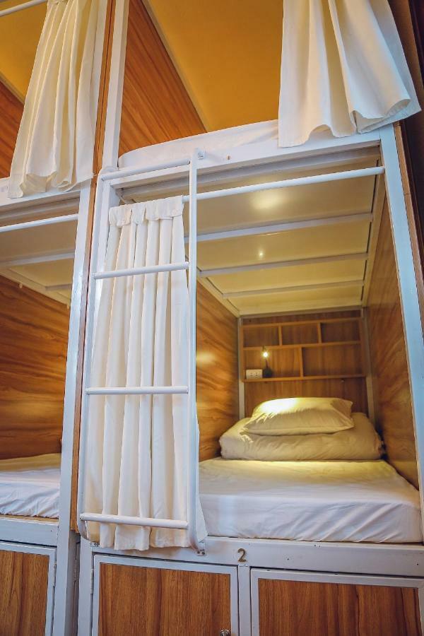 Halley Hostel Ханой Екстериор снимка