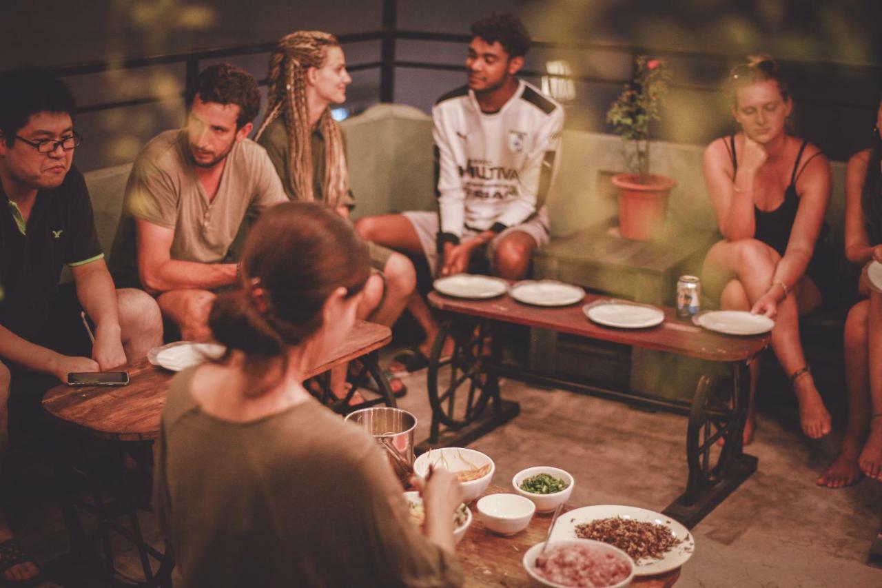 Halley Hostel Ханой Екстериор снимка