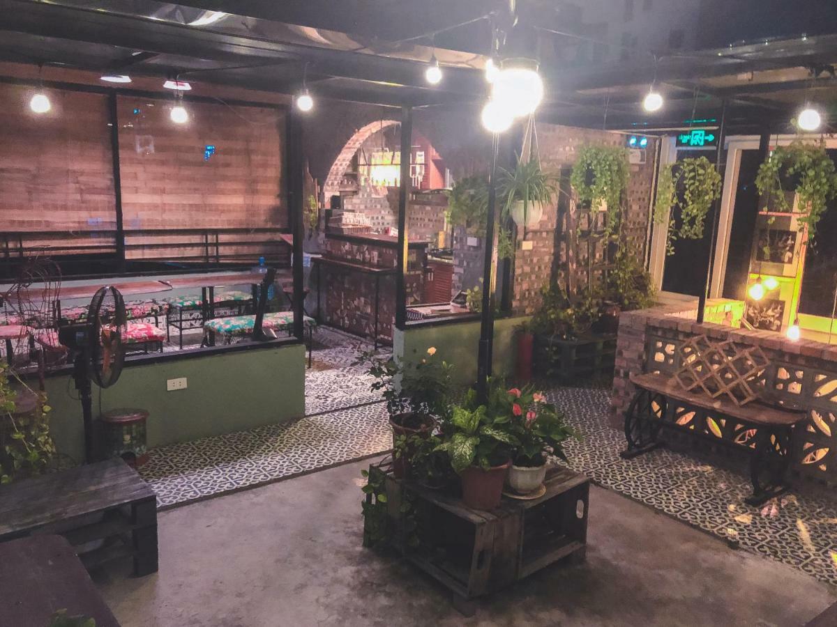Halley Hostel Ханой Екстериор снимка