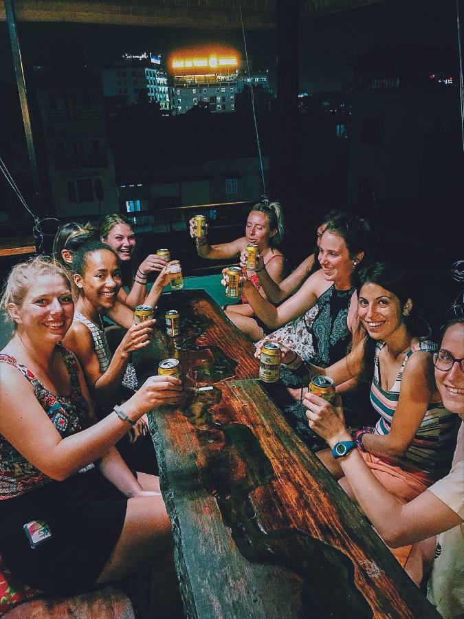 Halley Hostel Ханой Екстериор снимка